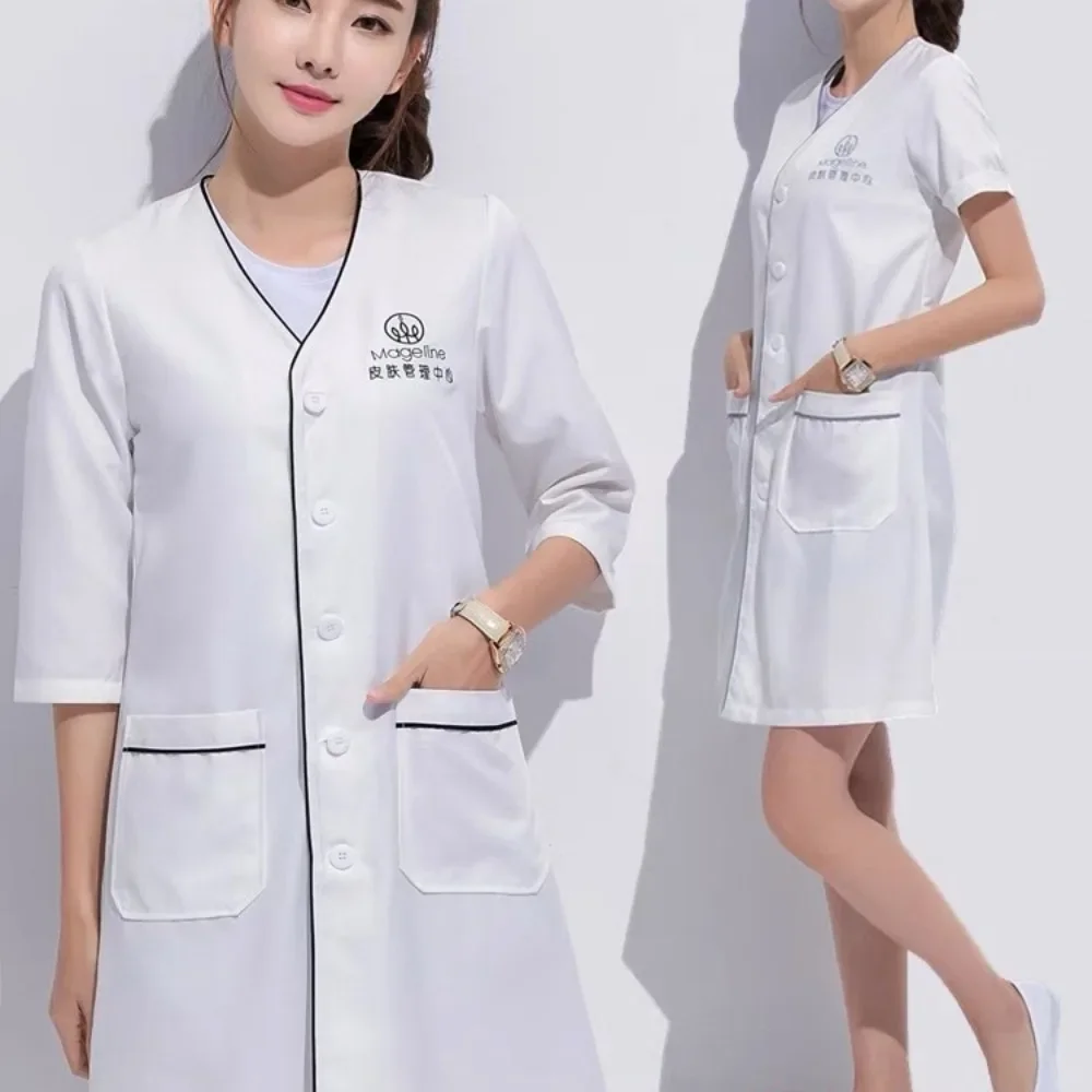Medical Lab Coats - ชุดยูนิฟอร์มเสริมสวยพนักงานดูแลผิวหน้า ชุดทำงานสปา สีขาว ไซส์ใหญ่ เสื้อกาวน์แขนสั้น ชุดสครับสำหรับร้านเสริมสวย